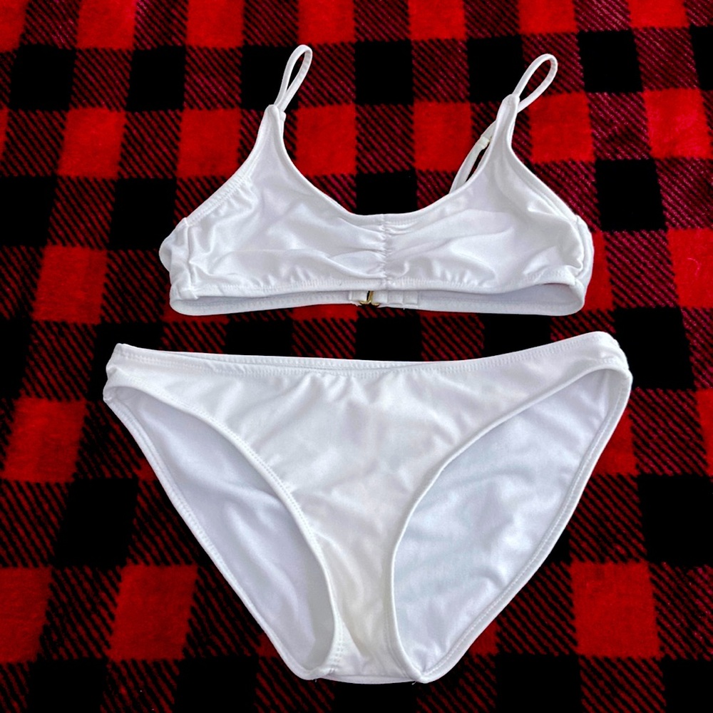 White baiting suit